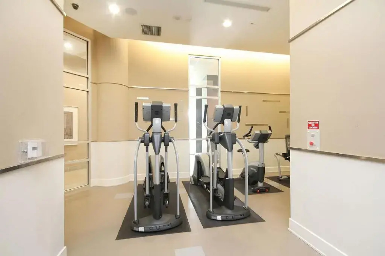 Royal Stays Furnished Apartments - Square One