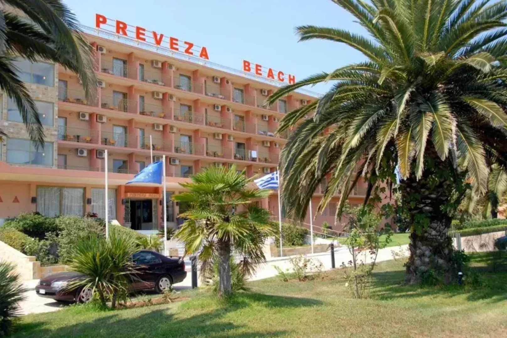 Ninos Grand Beach Hotel & Resort