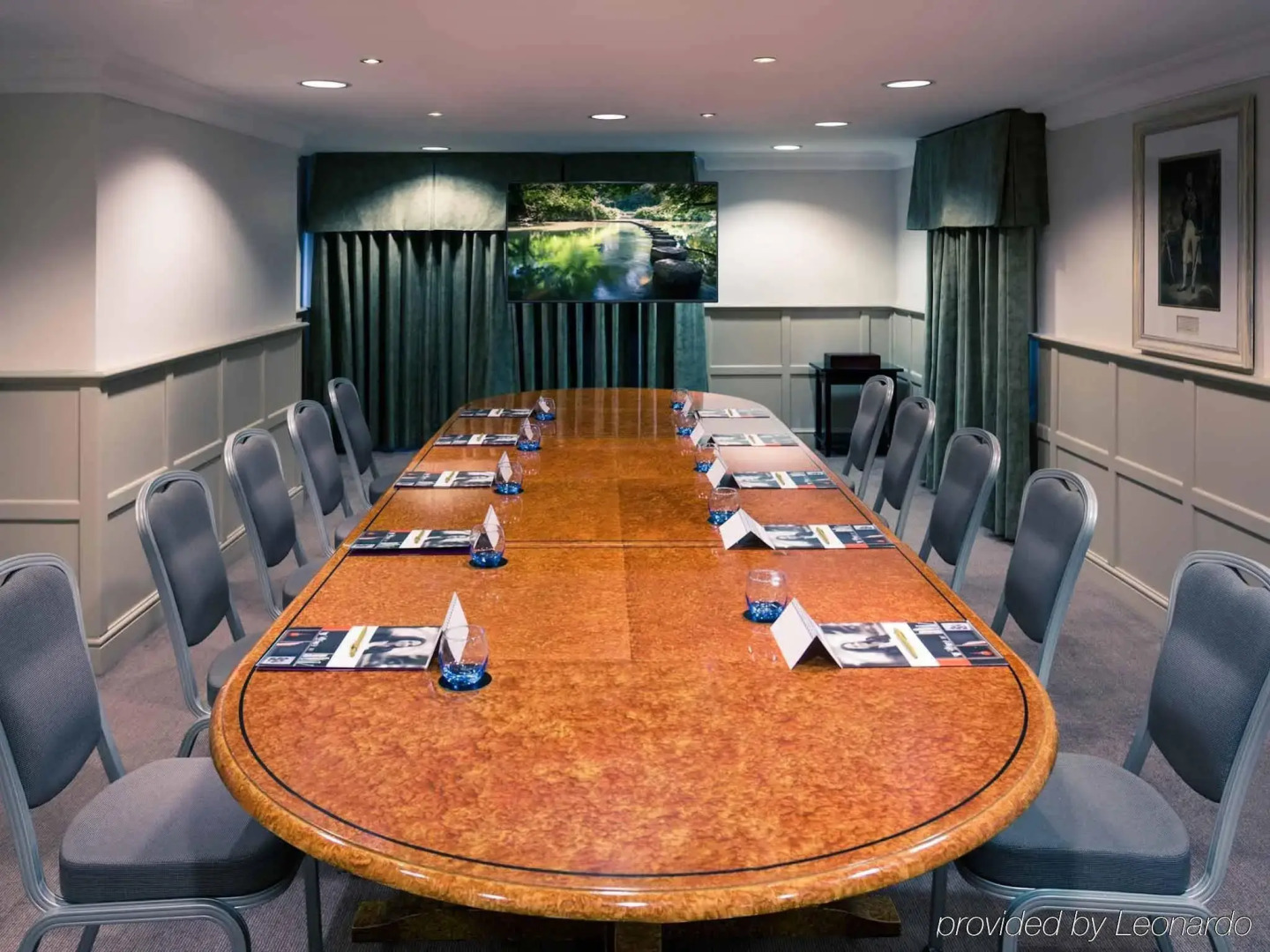 Sunday Box Hill Burford Bridge Hotel