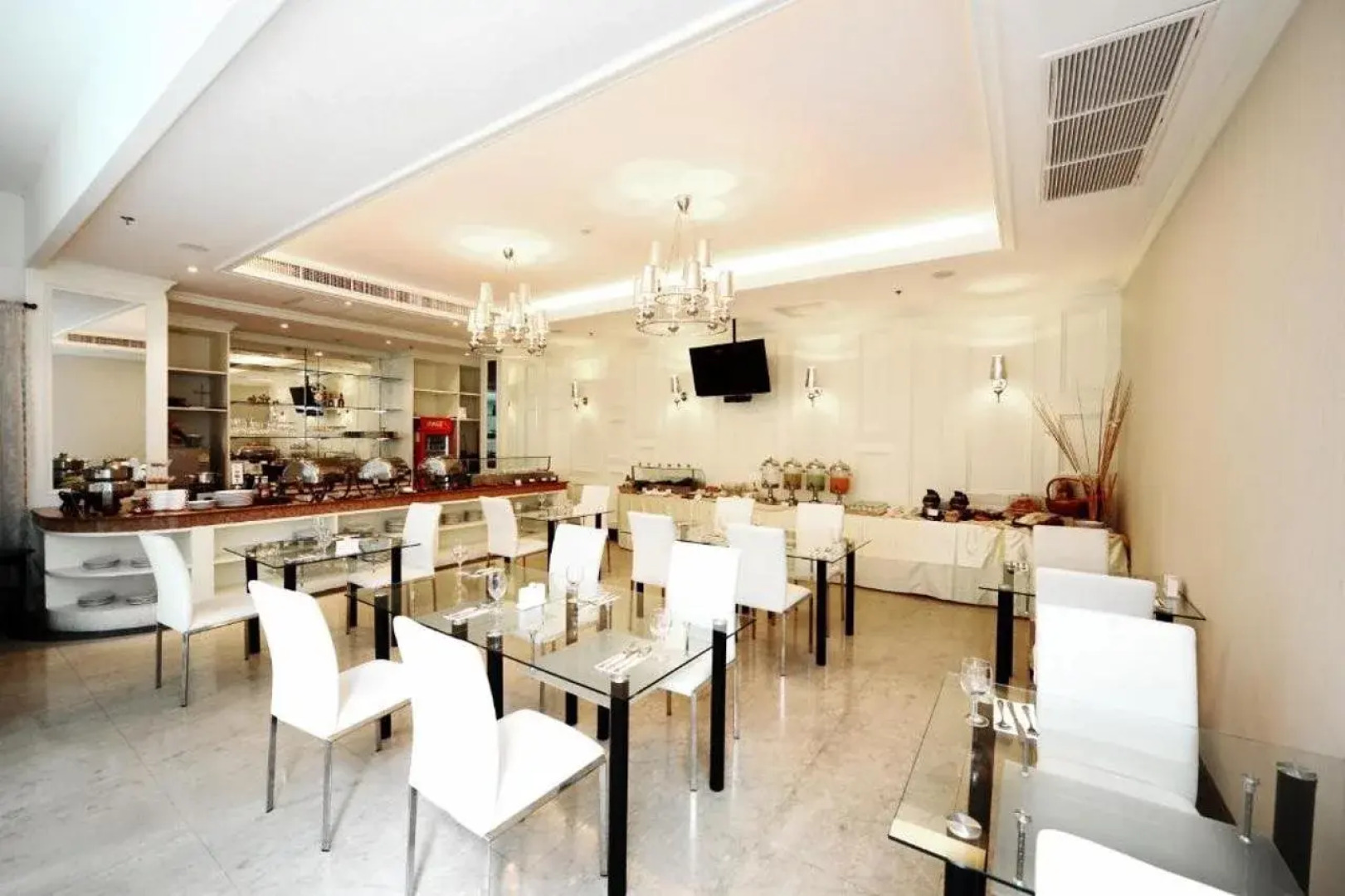 Отель The Bless Hotel and Residence