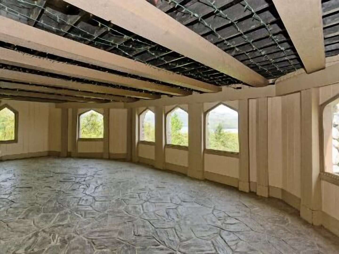 HIGHLANDS CASTLE overlooking Lake George.. plus 2 other Castles!