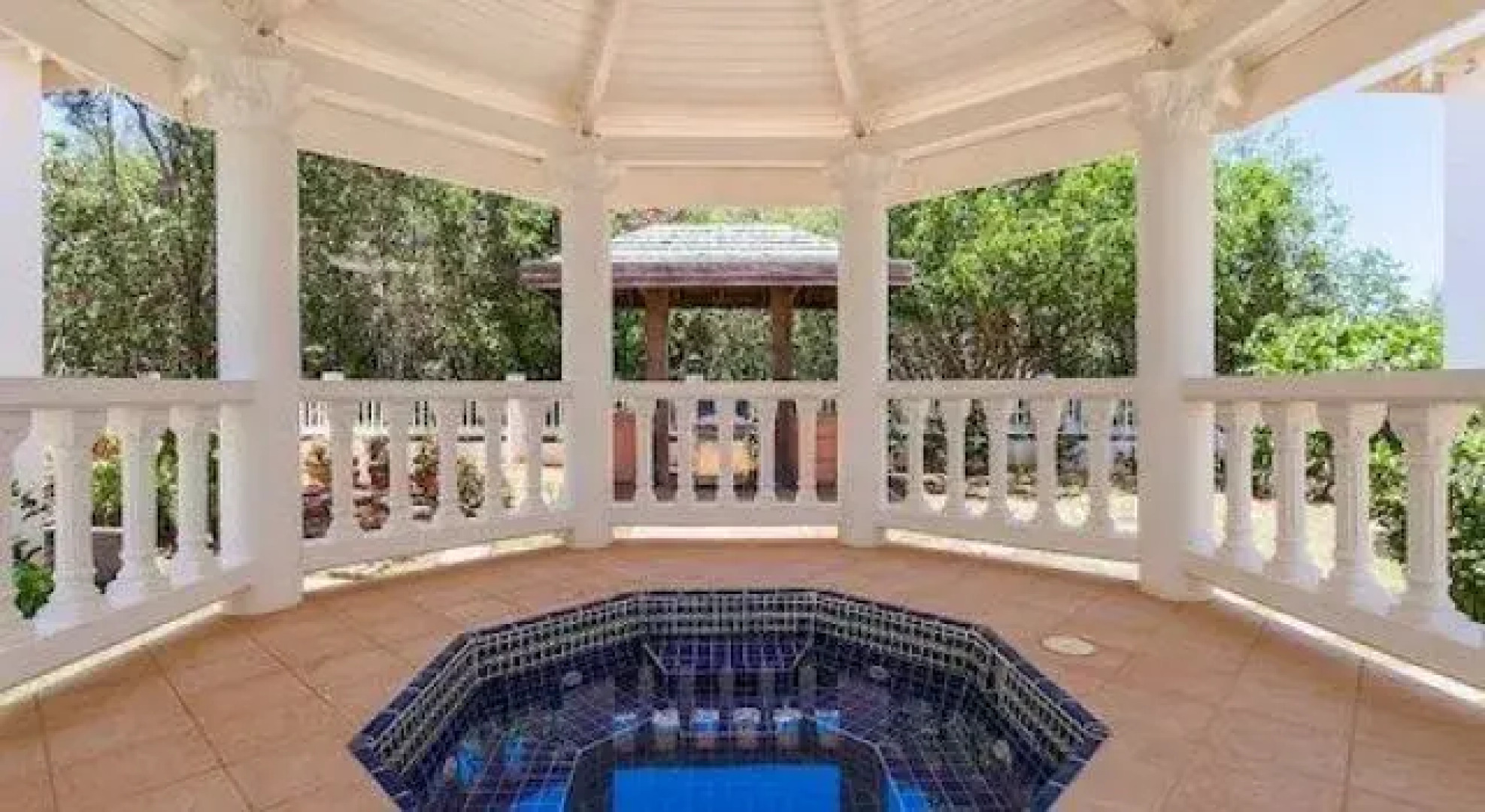 Secret's Oceanfront Vacation Villa