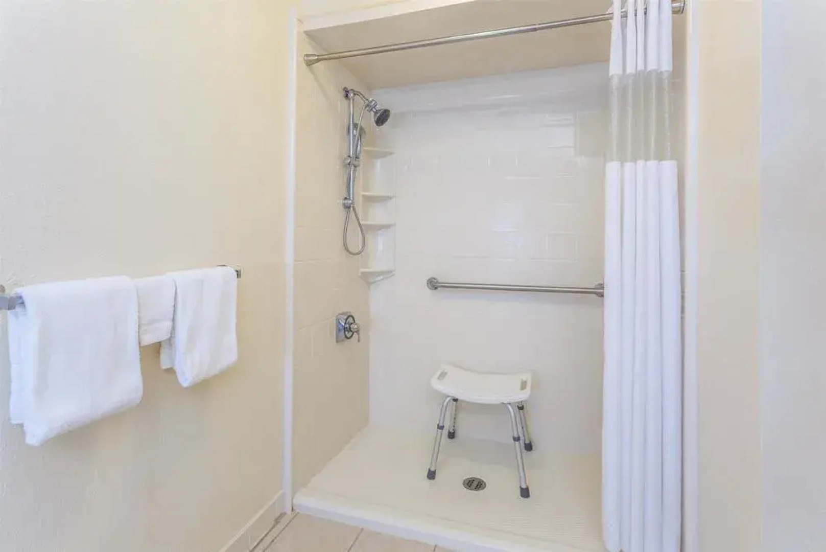 Days Inn by Wyndham Lake Park/Valdosta