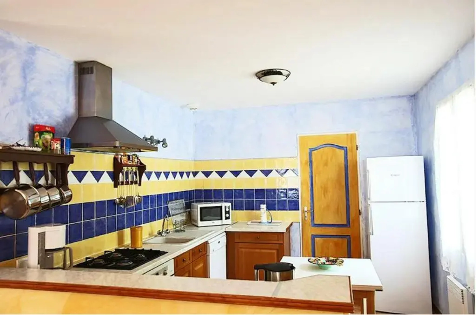 Maison de 3 chambres avec piscine partagee terrasse et wifi a Rustrel