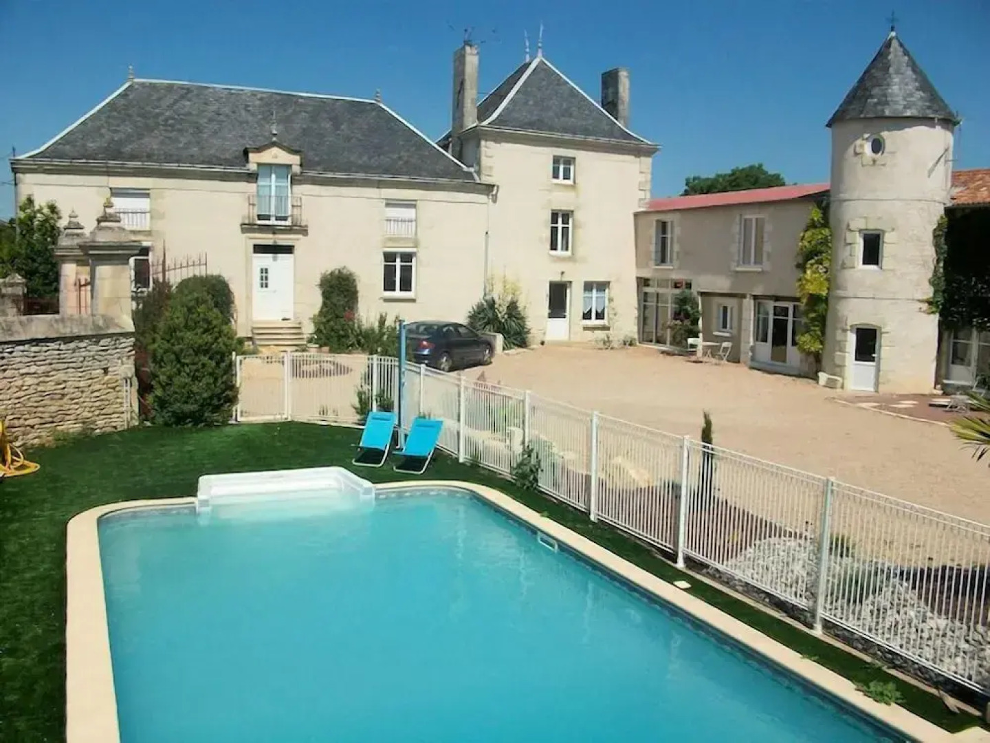 Chambres dHôtes Logis des Deux Tours