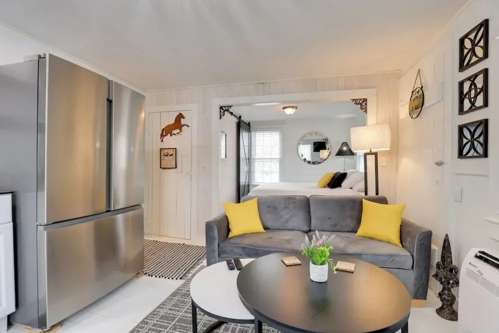 Near Keuka Lake: Walkable Paradise!