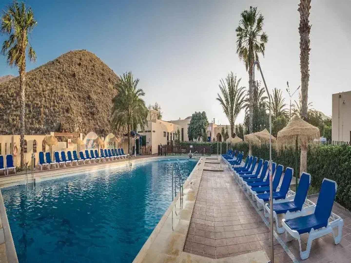 Bungalows Los Escullos