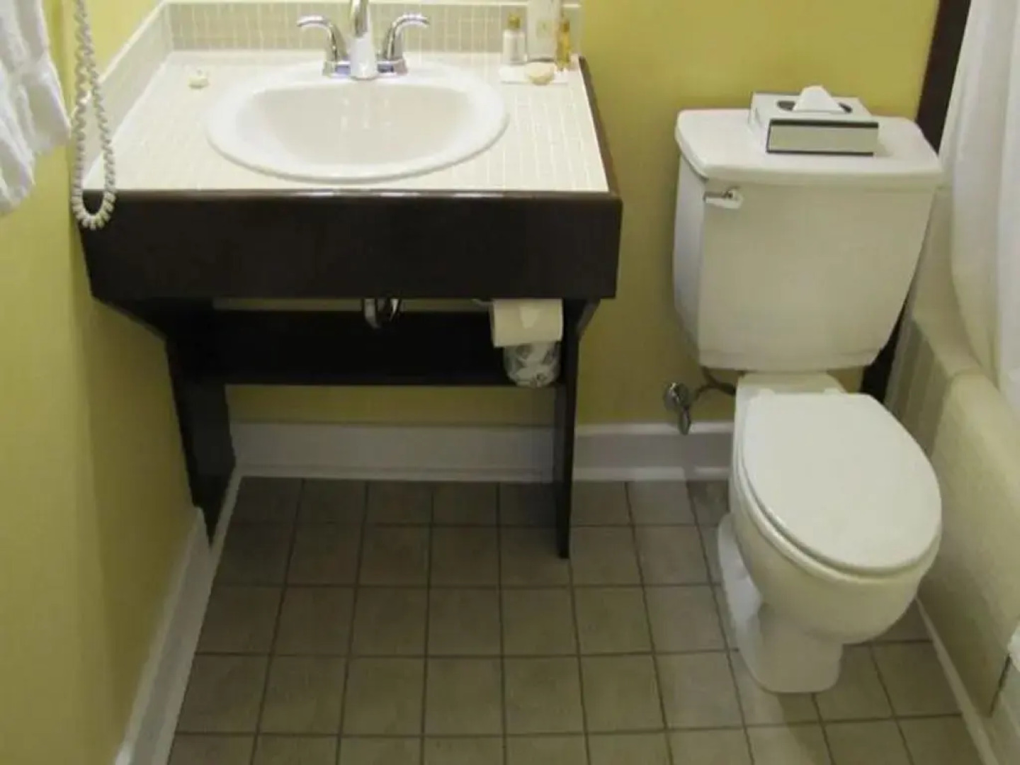 Grenfell Heritage Hotel & Suites