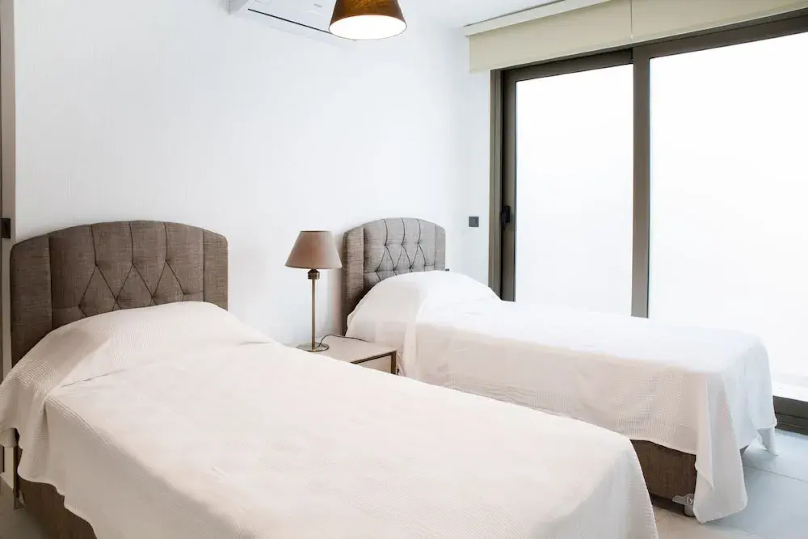 Important Group Villa Green