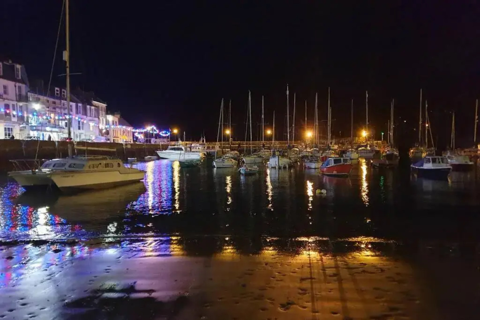 The Cube at No. 21. Modern & Stylish Getaway.