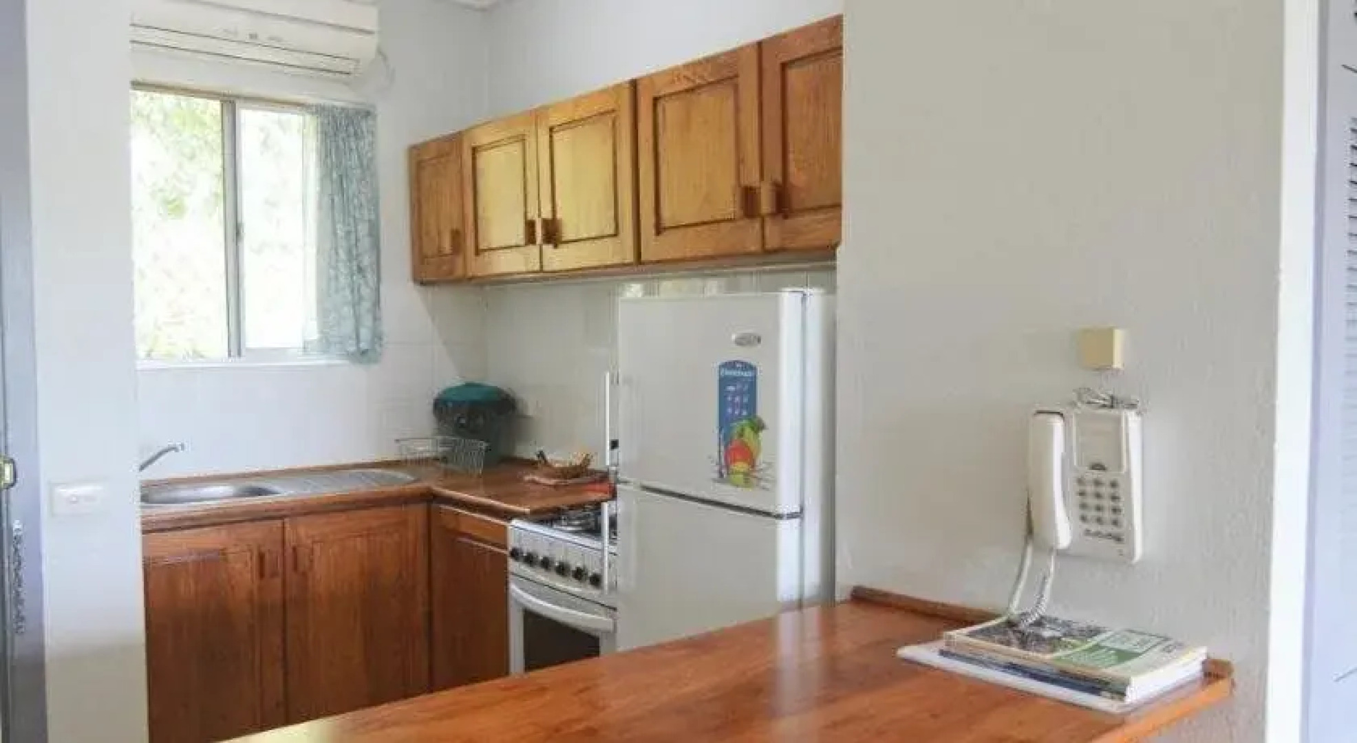 Coral Motel & Apartments