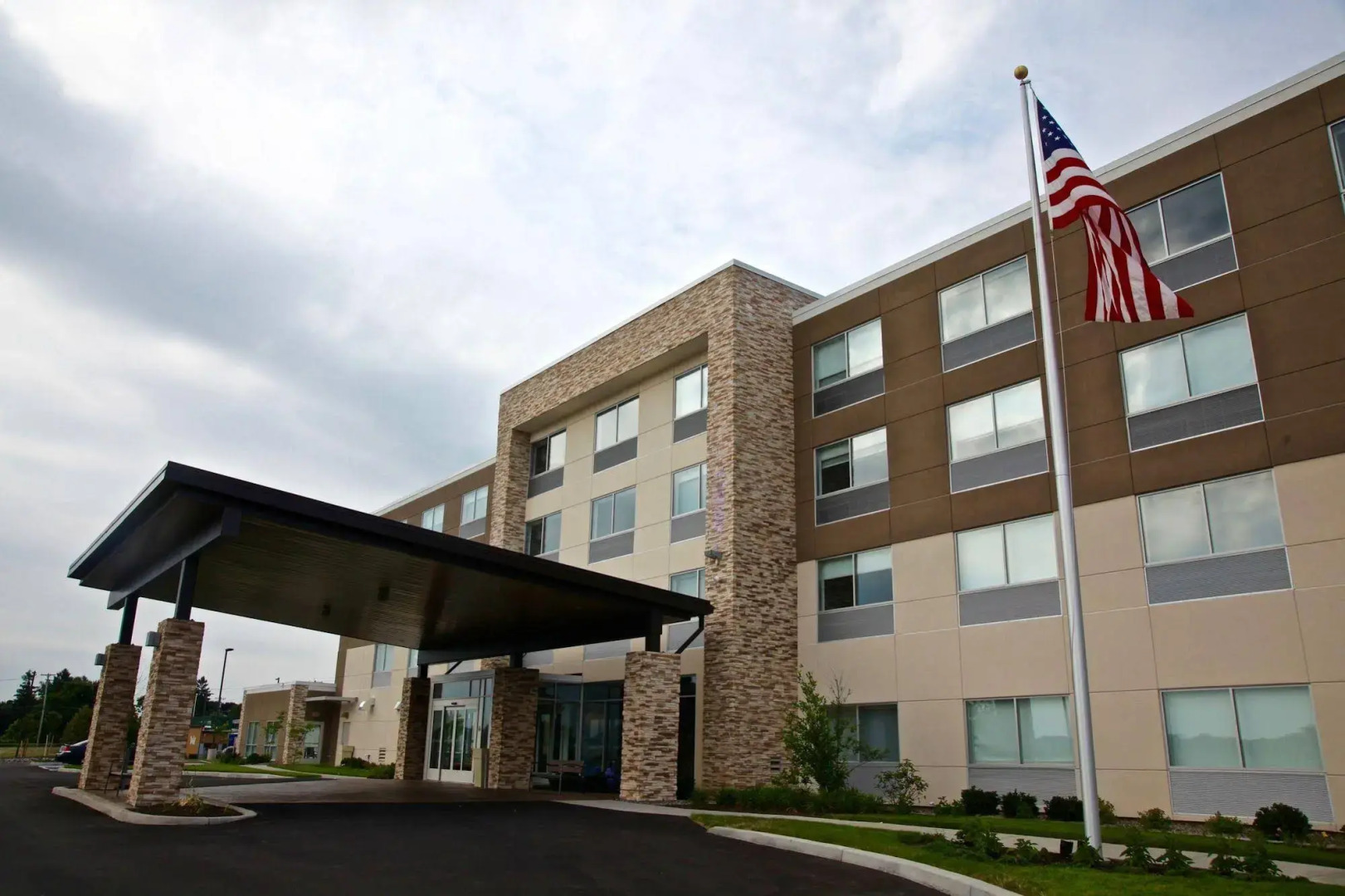 Holiday Inn Express & Suites Oswego by IHG