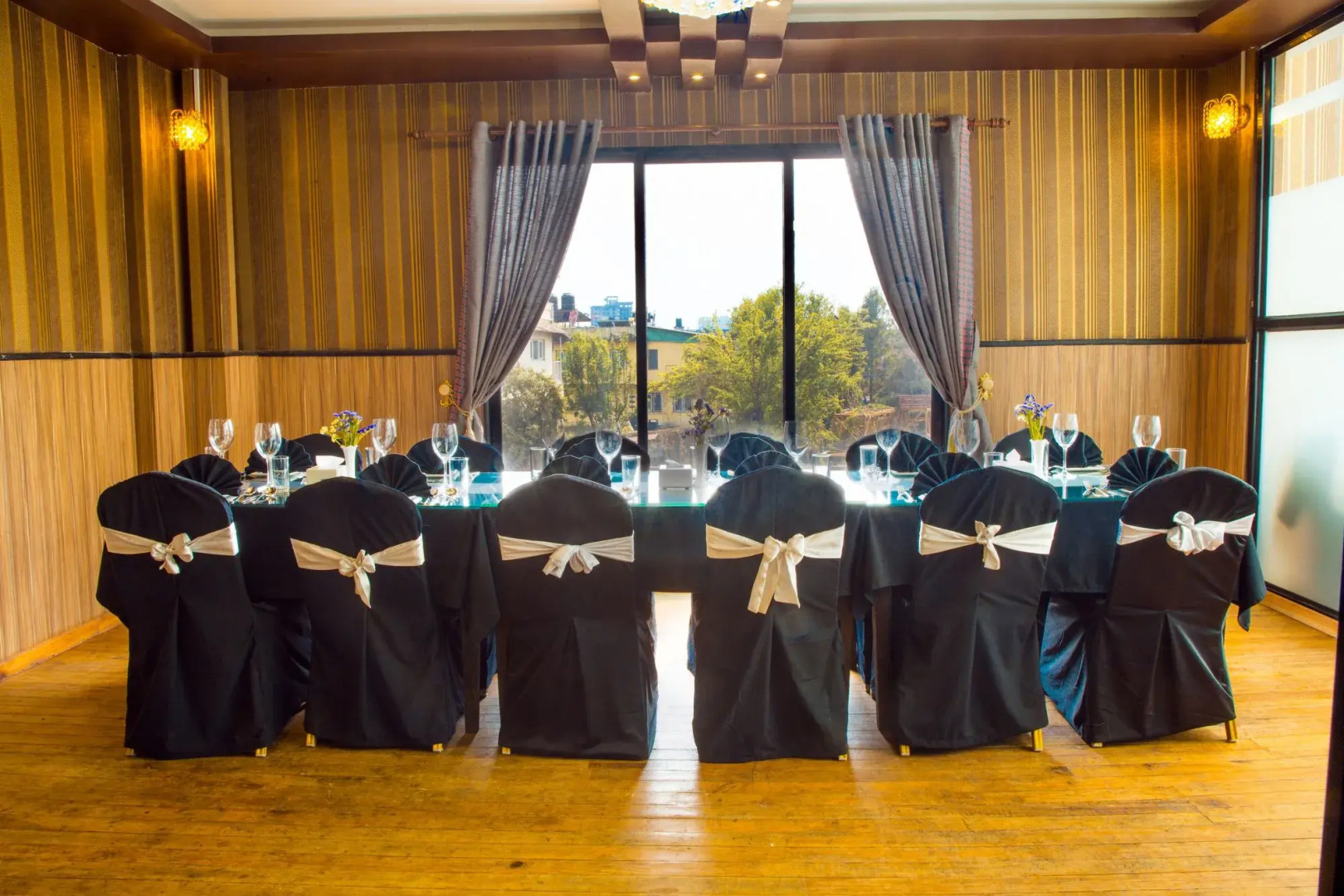 Royal Empire Boutique Hotel