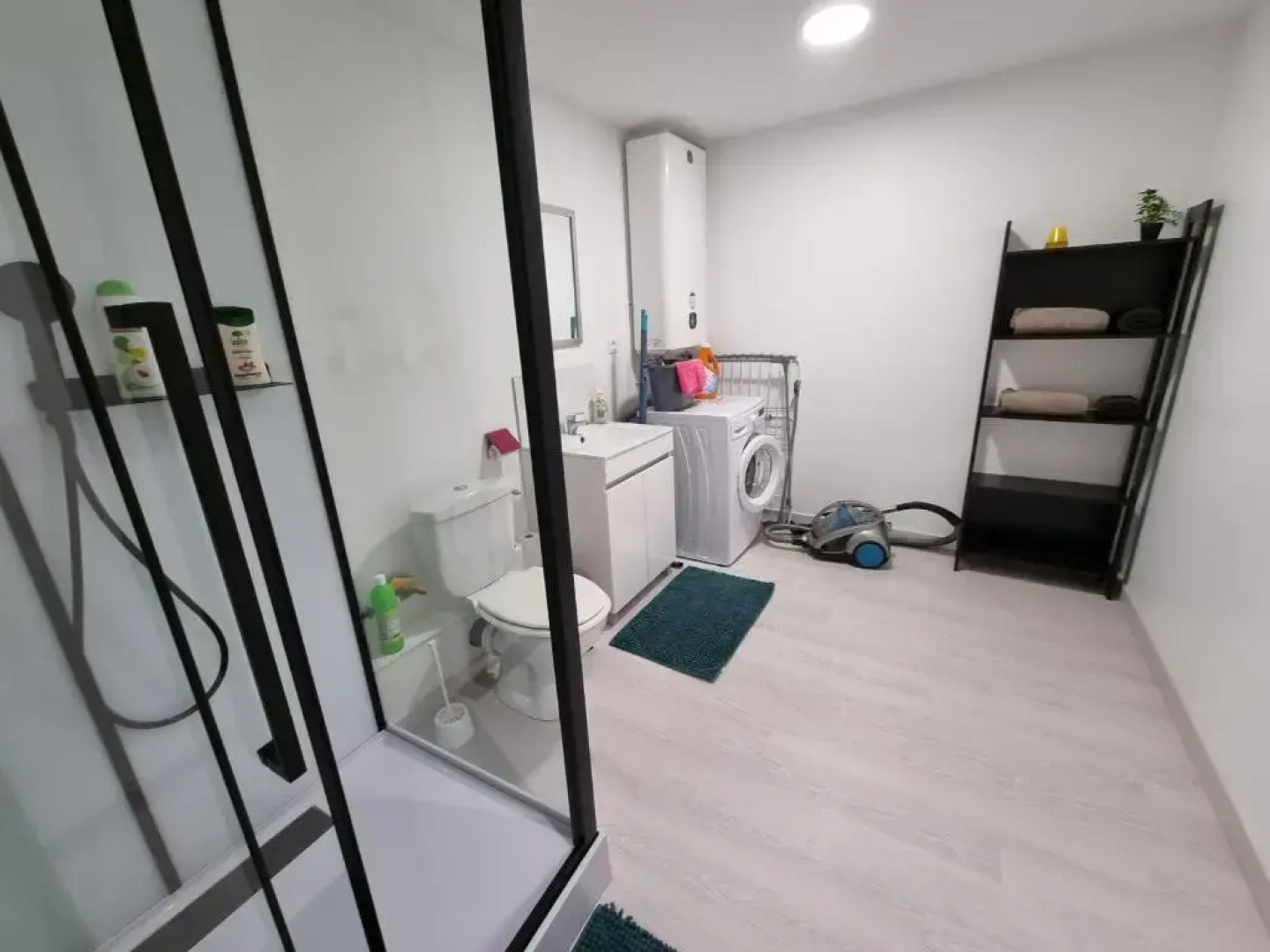 Grand studio Gravelines centre , 5 mn du cnpe et de la plage, absence de chambre privative