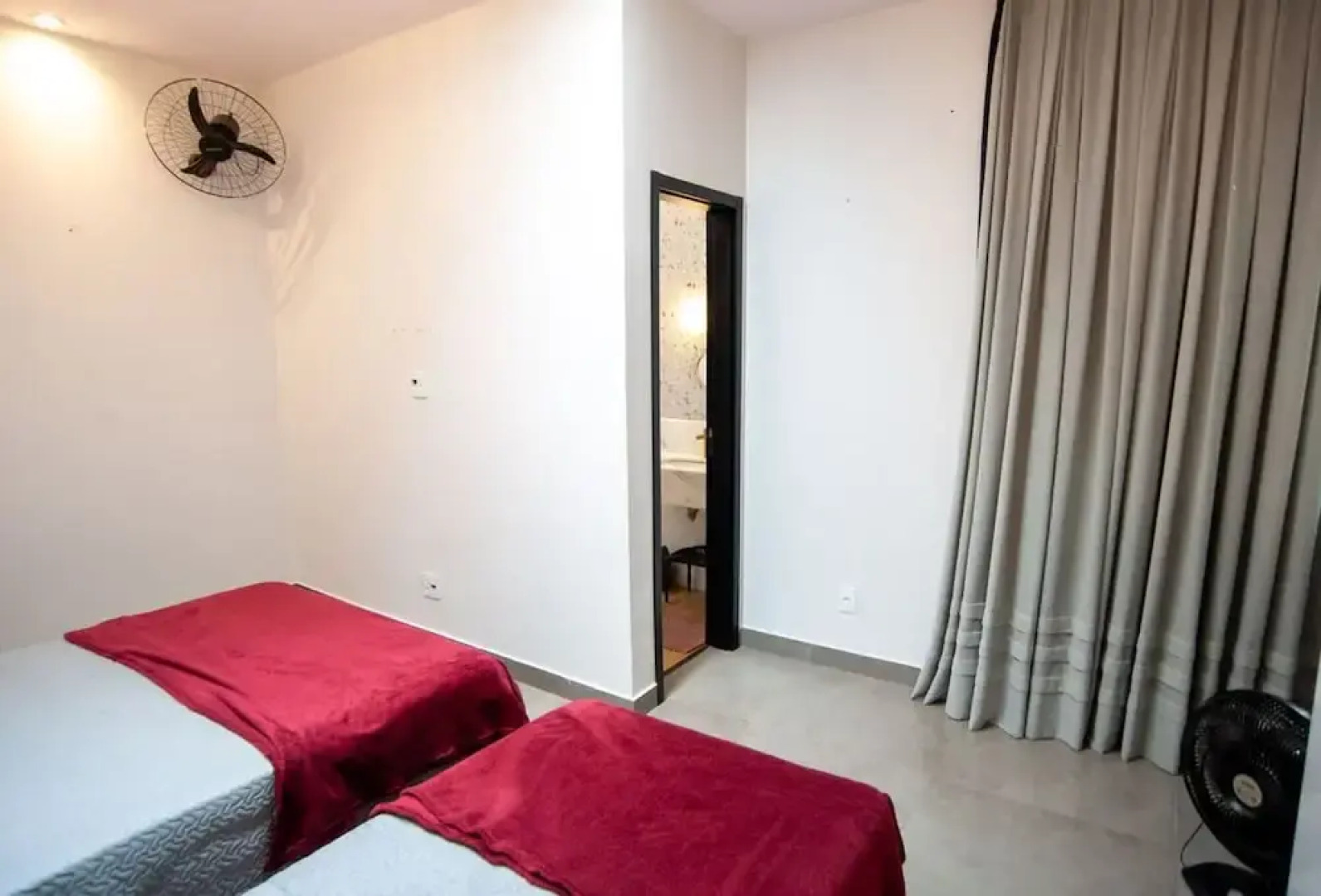 Casa pet Friendly c Piscina Churrasqueira e Wi-fi