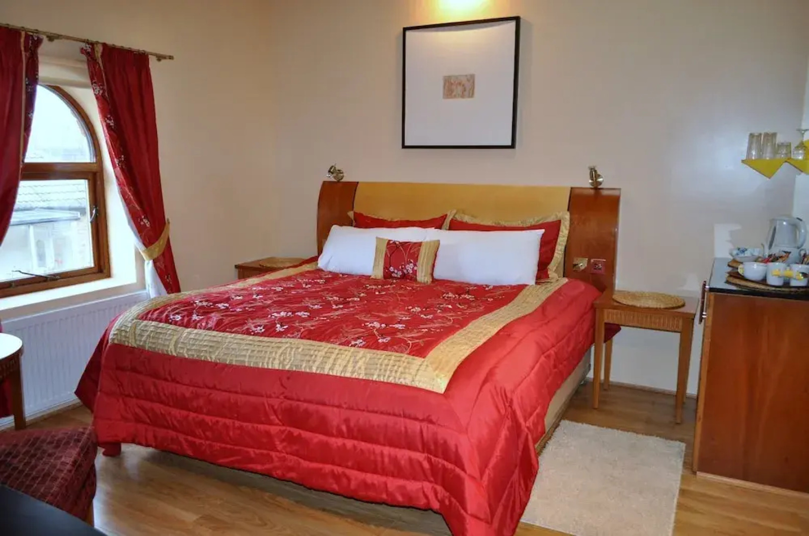 Model Farm Bed & Breakfast