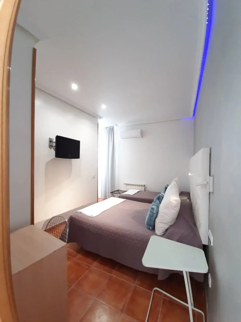 Hostal Las Fuentes - Adults Only