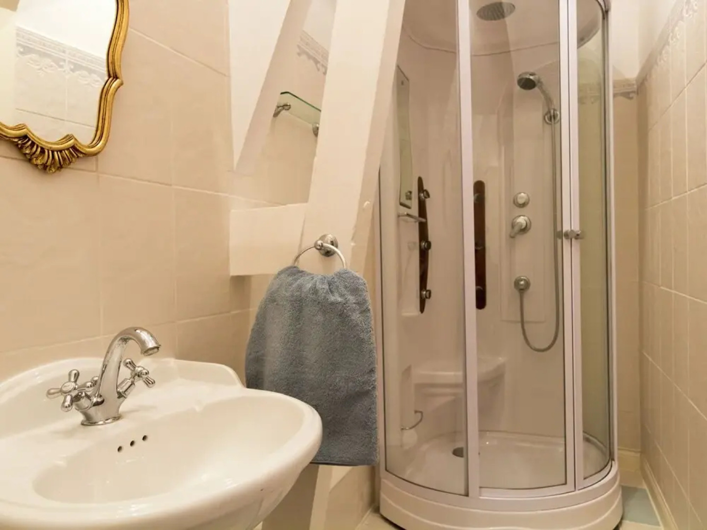 Upscale Mansion in Brouchaud With Views Across Private Pool