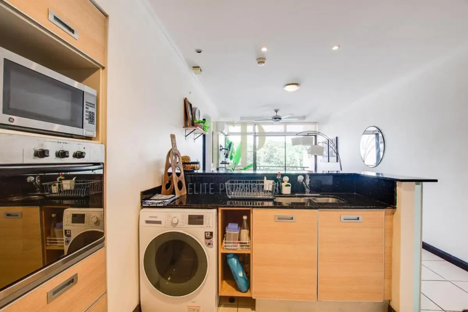 Modern 2 bed APT complex Pool,Tennis,Gym,FreeWiFi