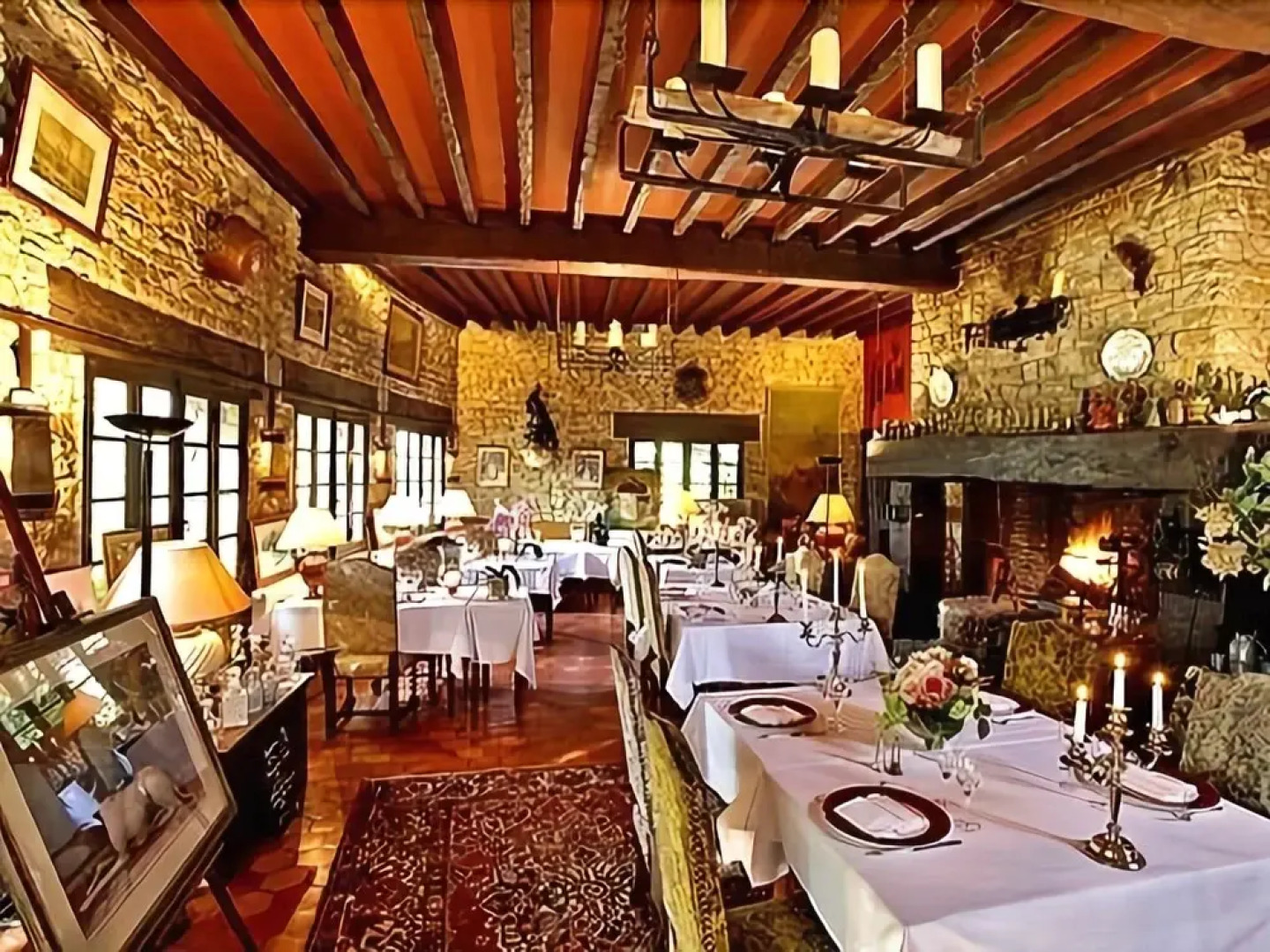 Logis Hostellerie de lAuberge de LÉtang Bleu