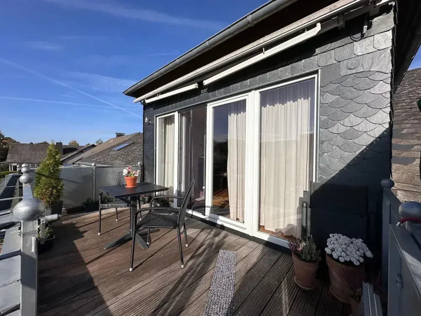 Shared Holiday in two Separate Flats