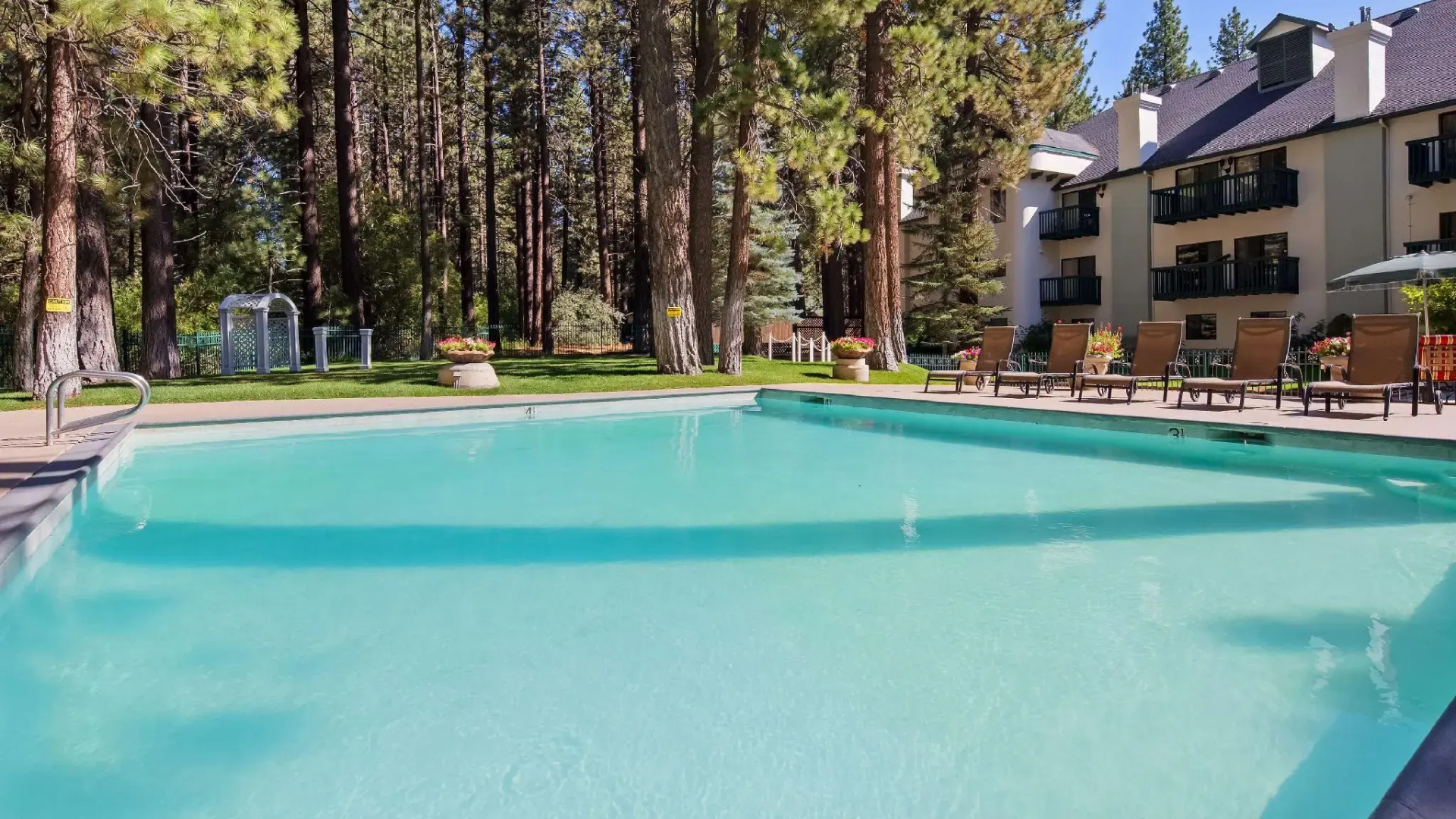 Chateau Big Bear Boutique Hotel, BW Signature Collection