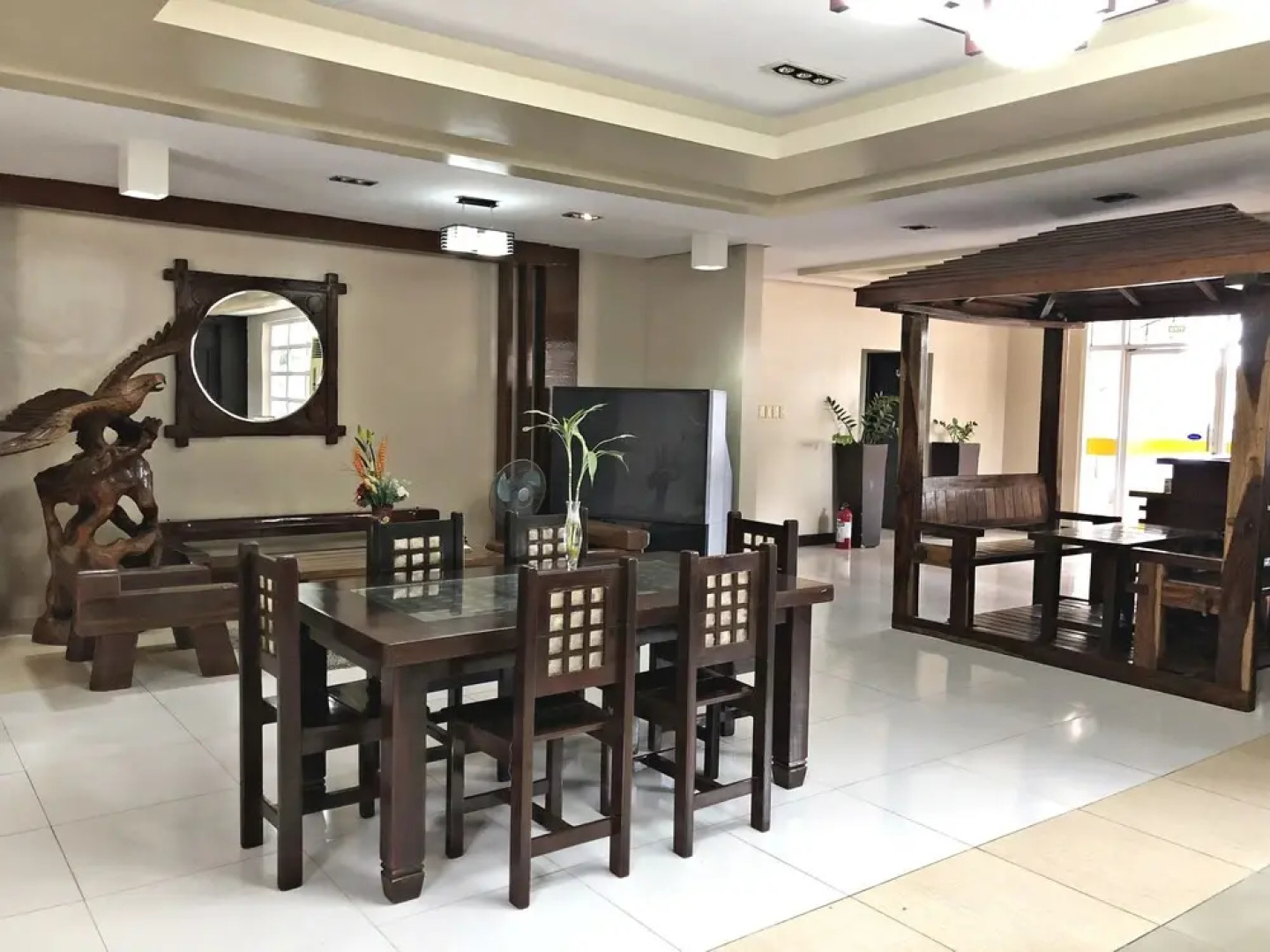 Quezon Premier Hotel Candelaria