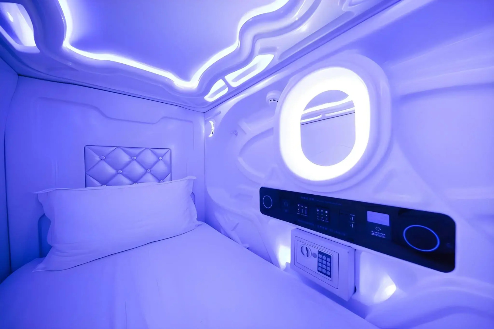 SleepBox Hotel - Ximen