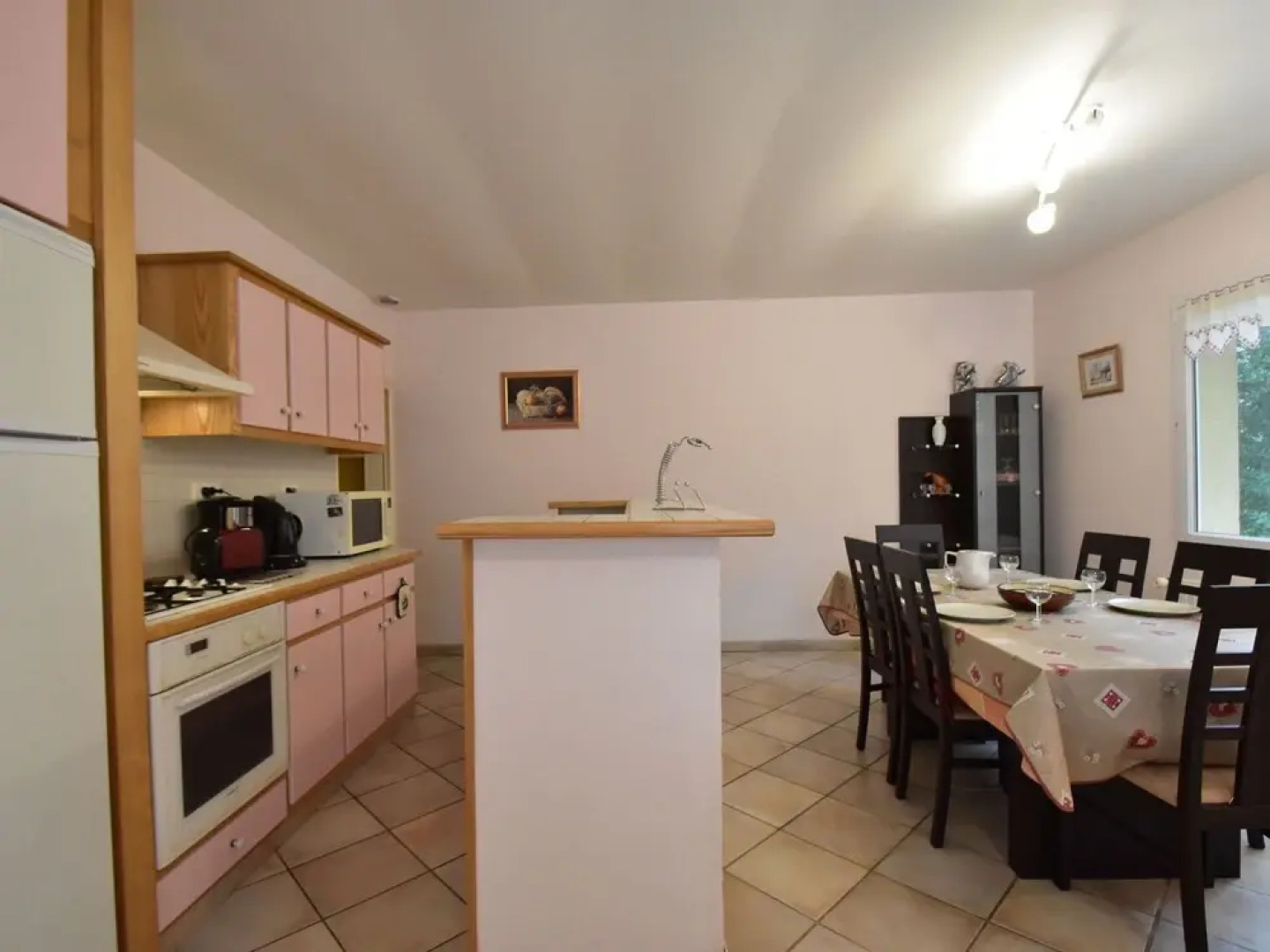 Modern Holiday Home in Belves with Swimming Pool