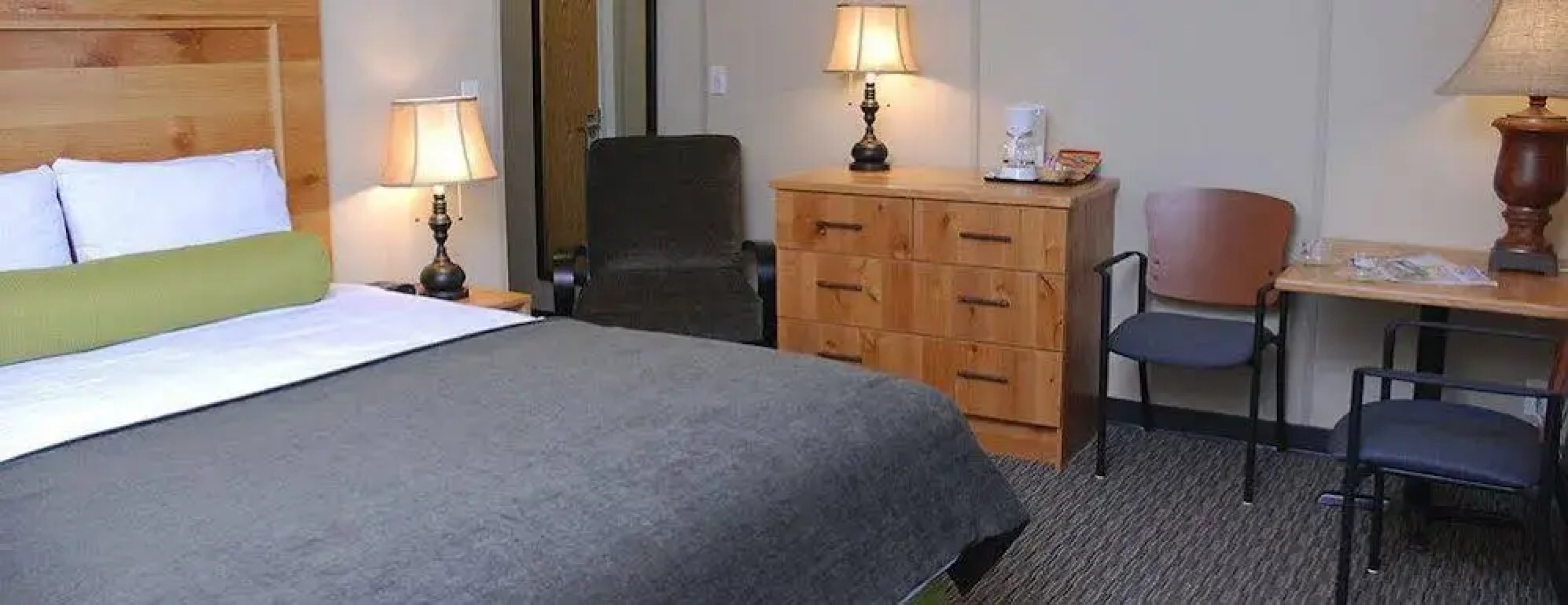 Triple J Hotel & Cabins