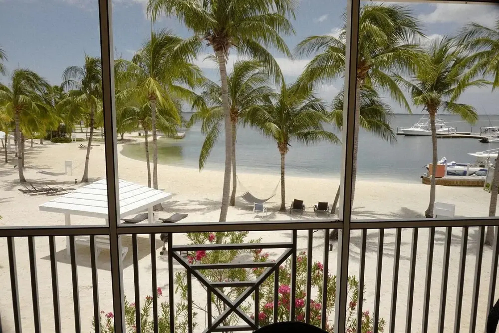 7 Up Condo by Cayman Vacation