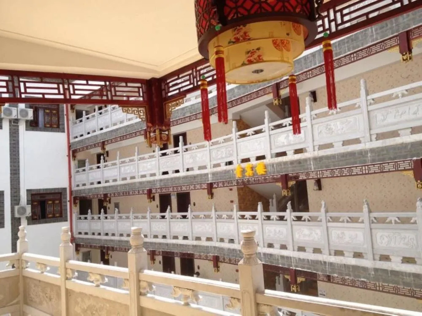 Jianshui San Long Hotel