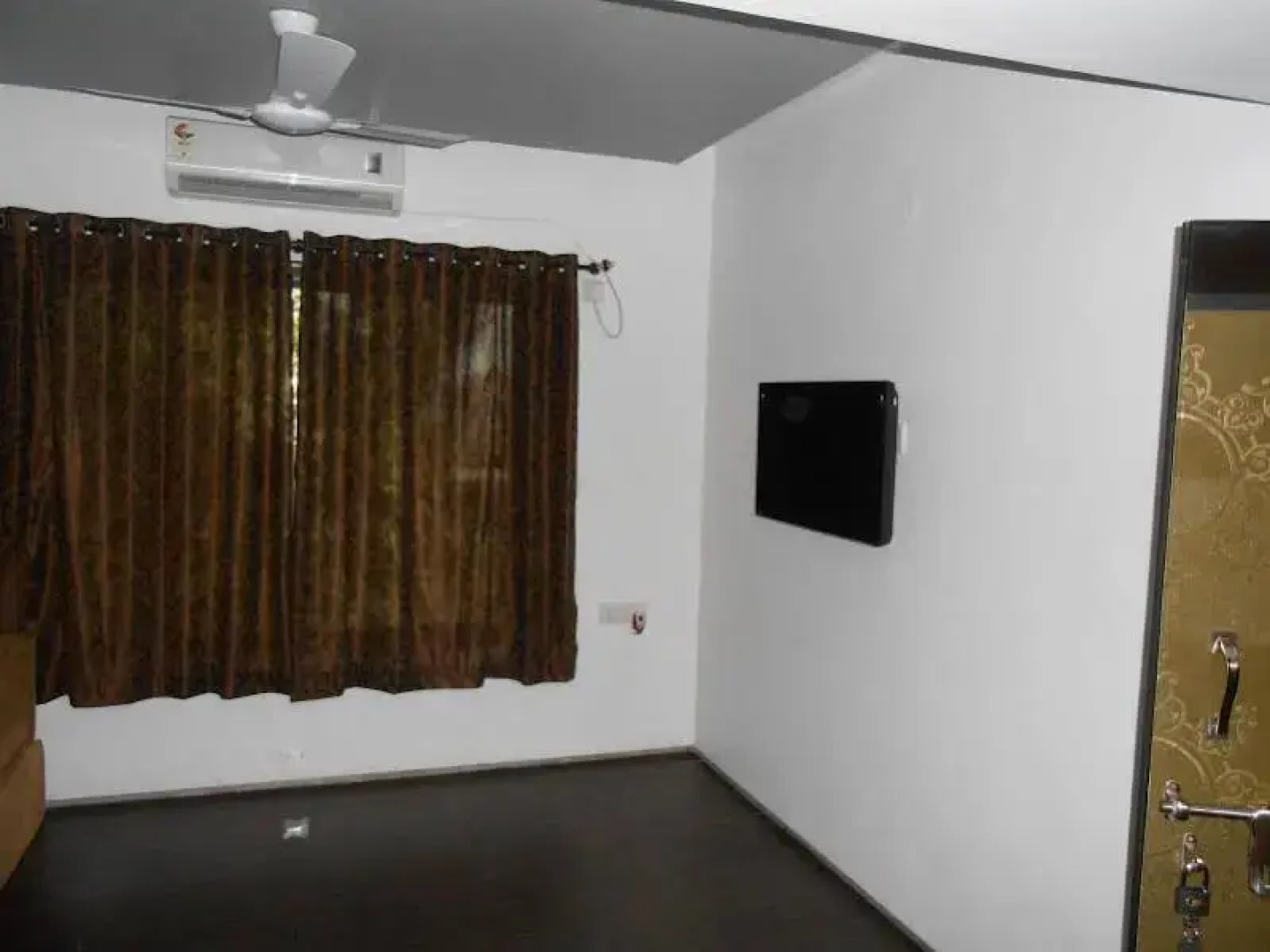 Hotel Chirag Executive