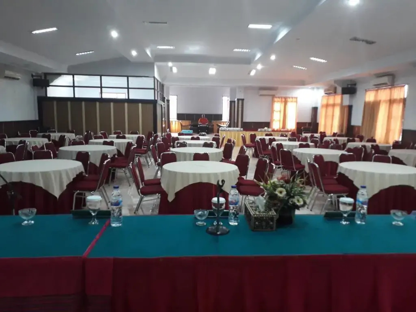 BUKIT KENARI Hotel & Restaurant