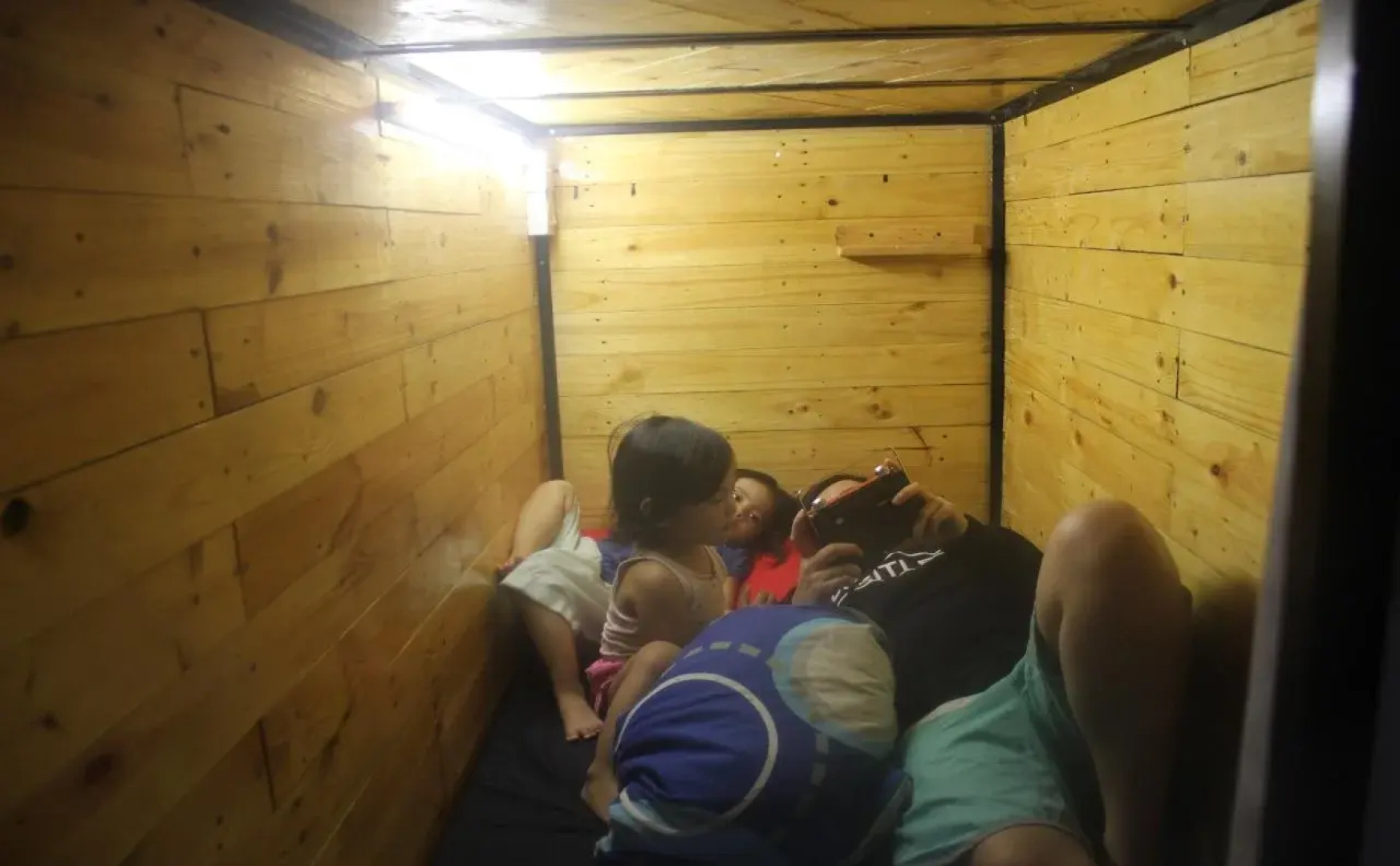 THE BUNK BACKPACKERS HOSTEL by fleur