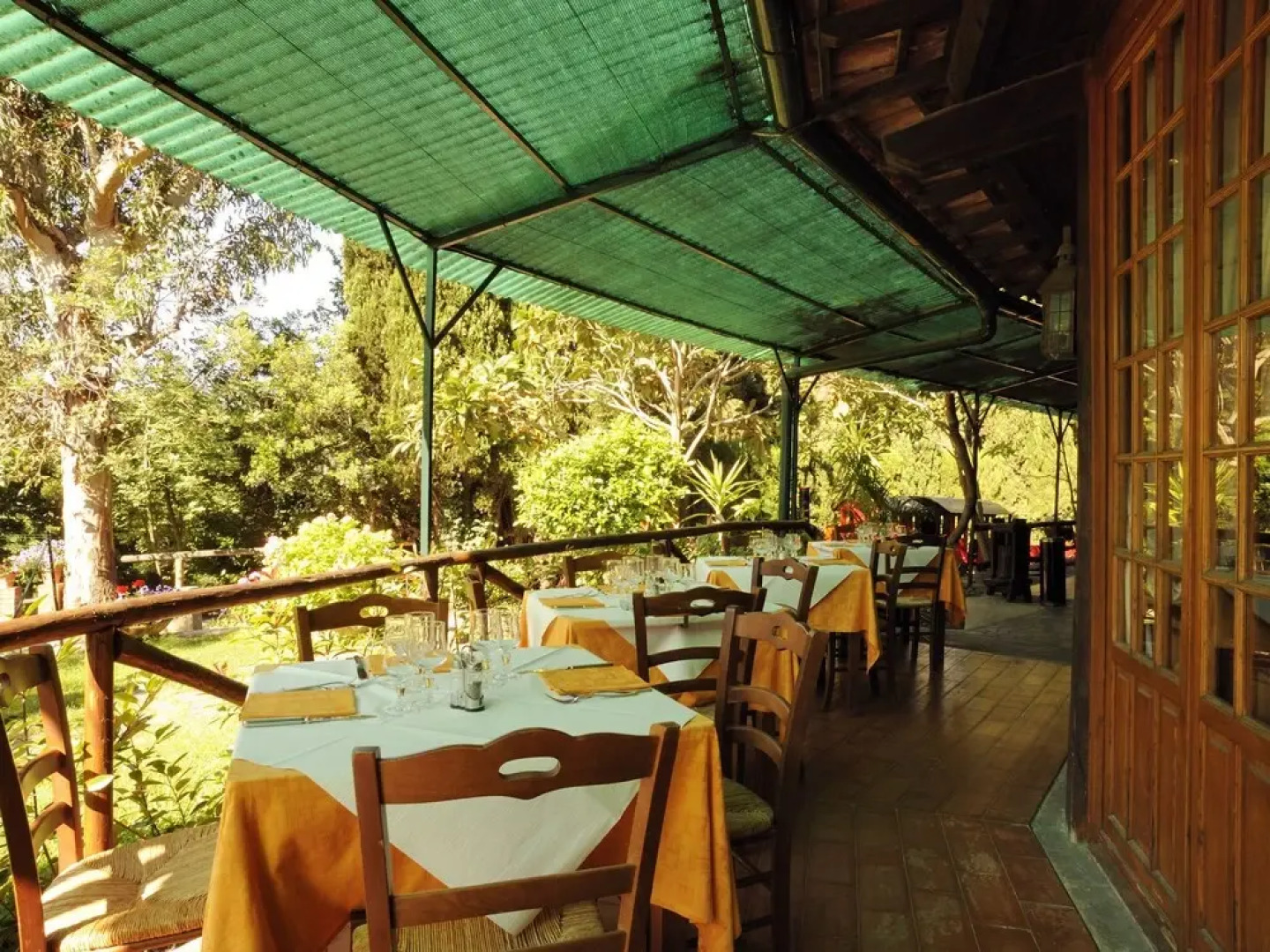 Cozy Detached Bungalow With Veranda Near the Sea