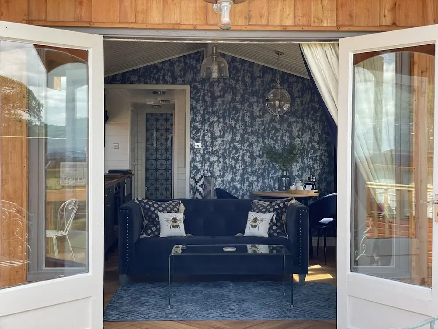 Cosy Lodge With Private Hot Tub in Tottergill Farm