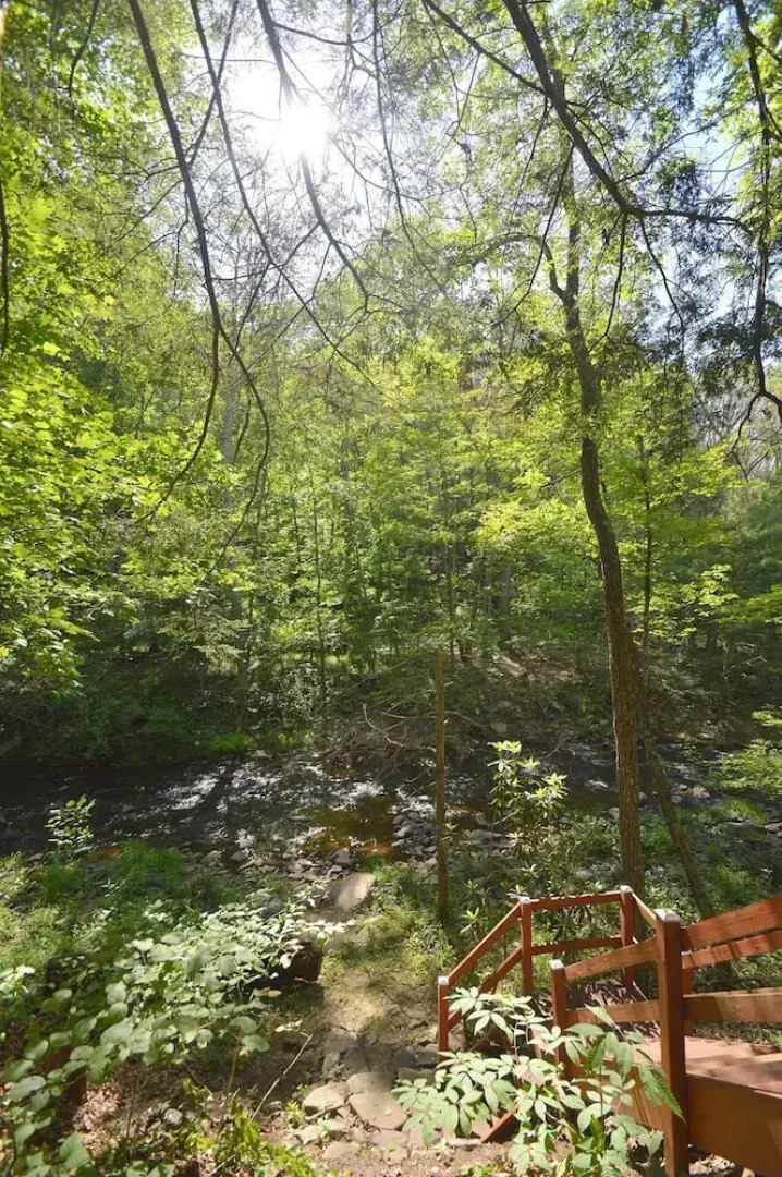 Rosies Creekside Retreat - 3 BR Escape!