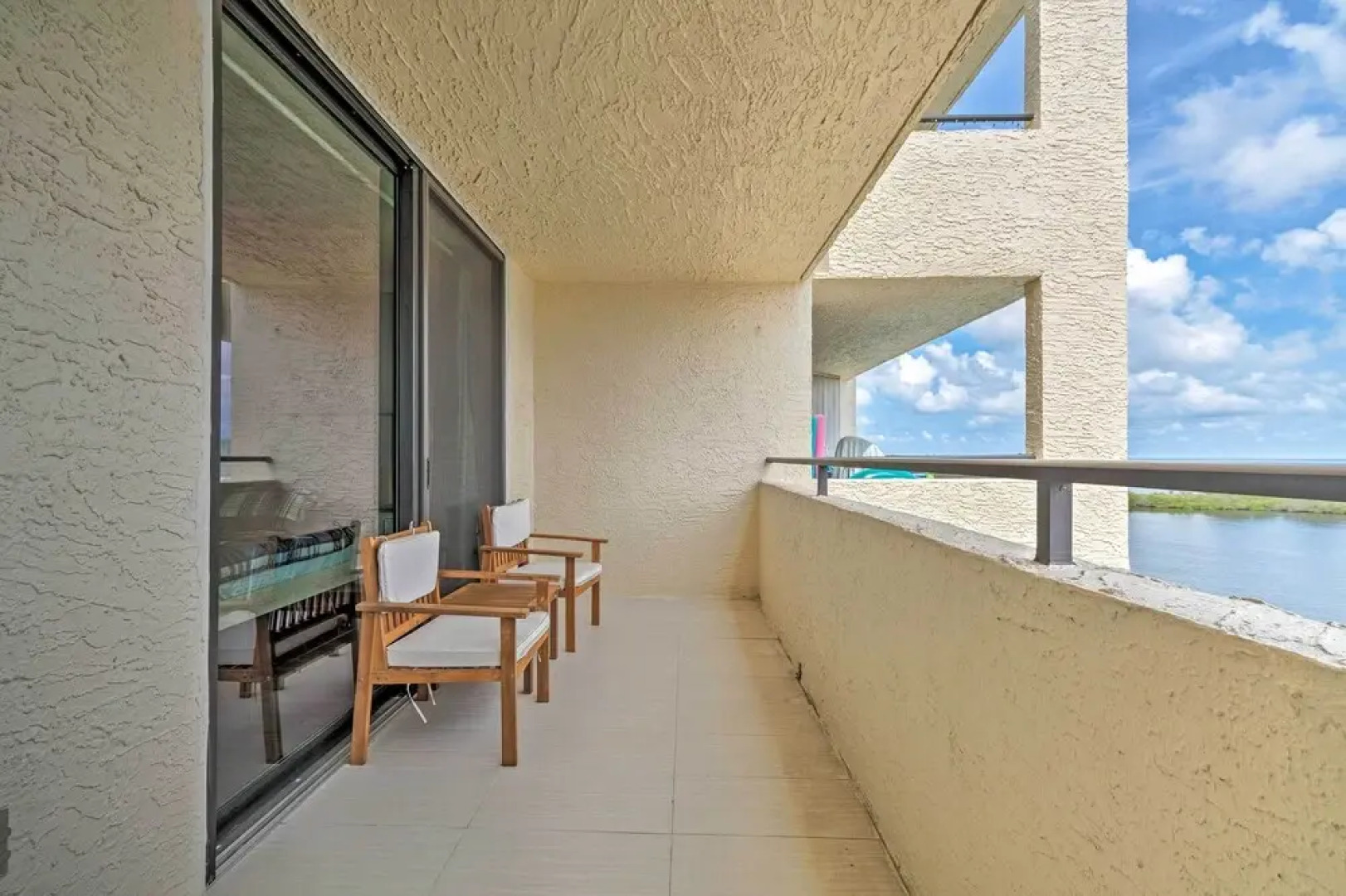 Private Beach Access: Hudson Resort Condo!