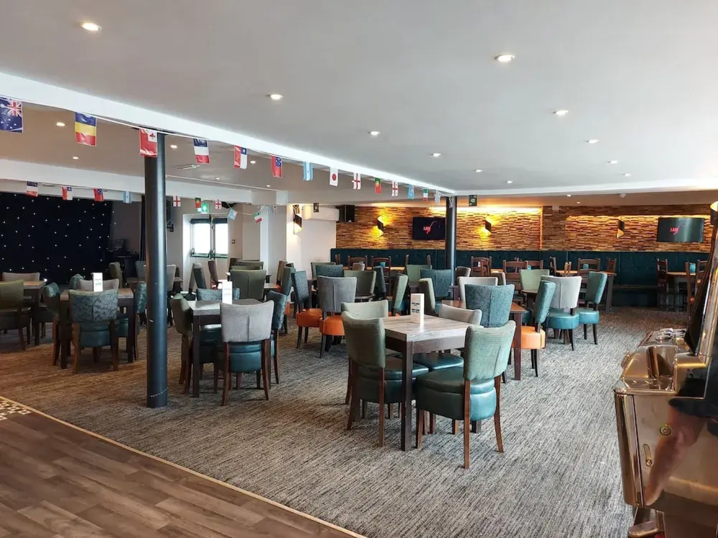 2 Brightholme 6 Berth With Decking & Enclosed Gard