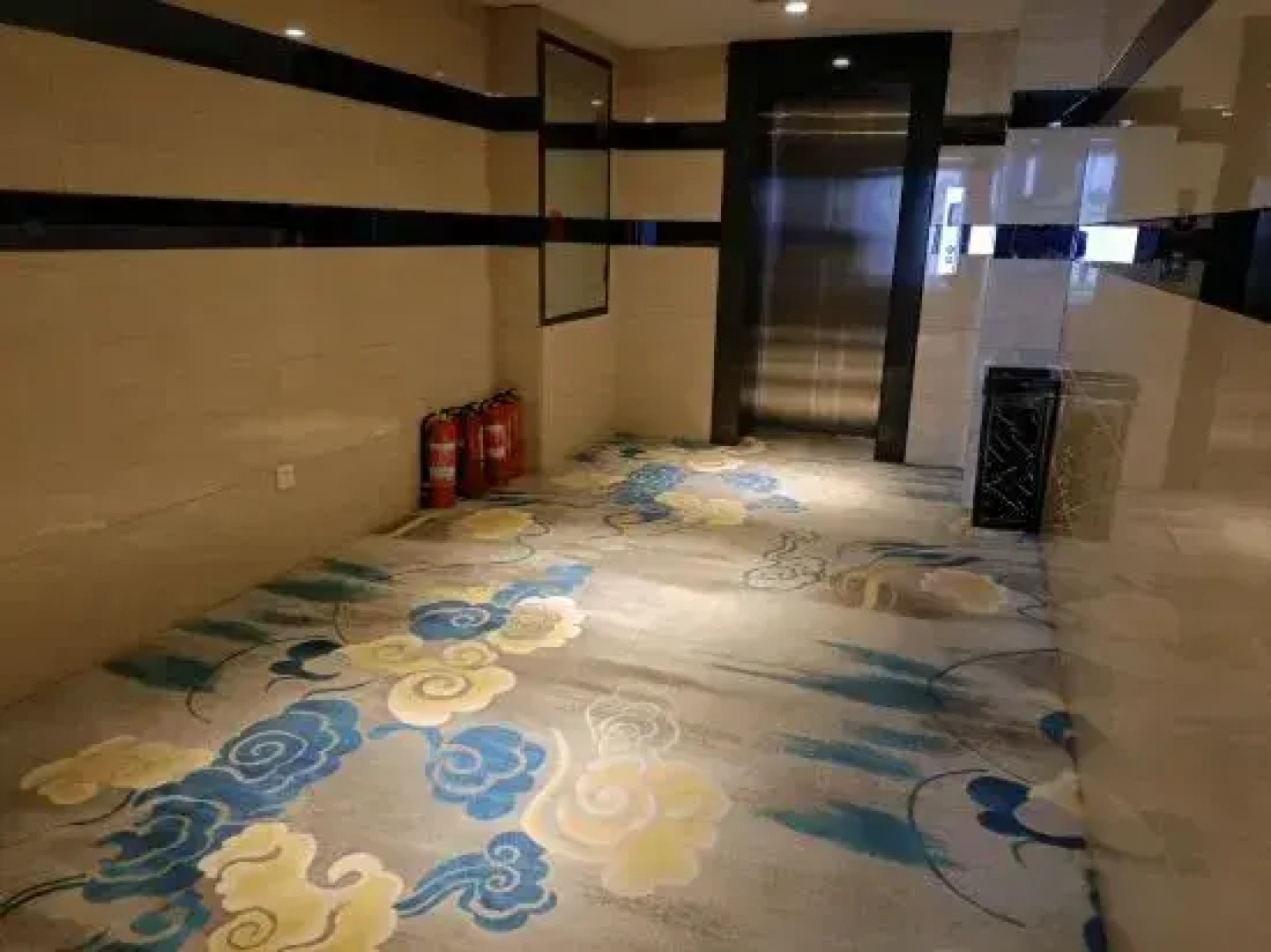 Jun Yi Chain Hotel (Danfeng Railway Station Branch)