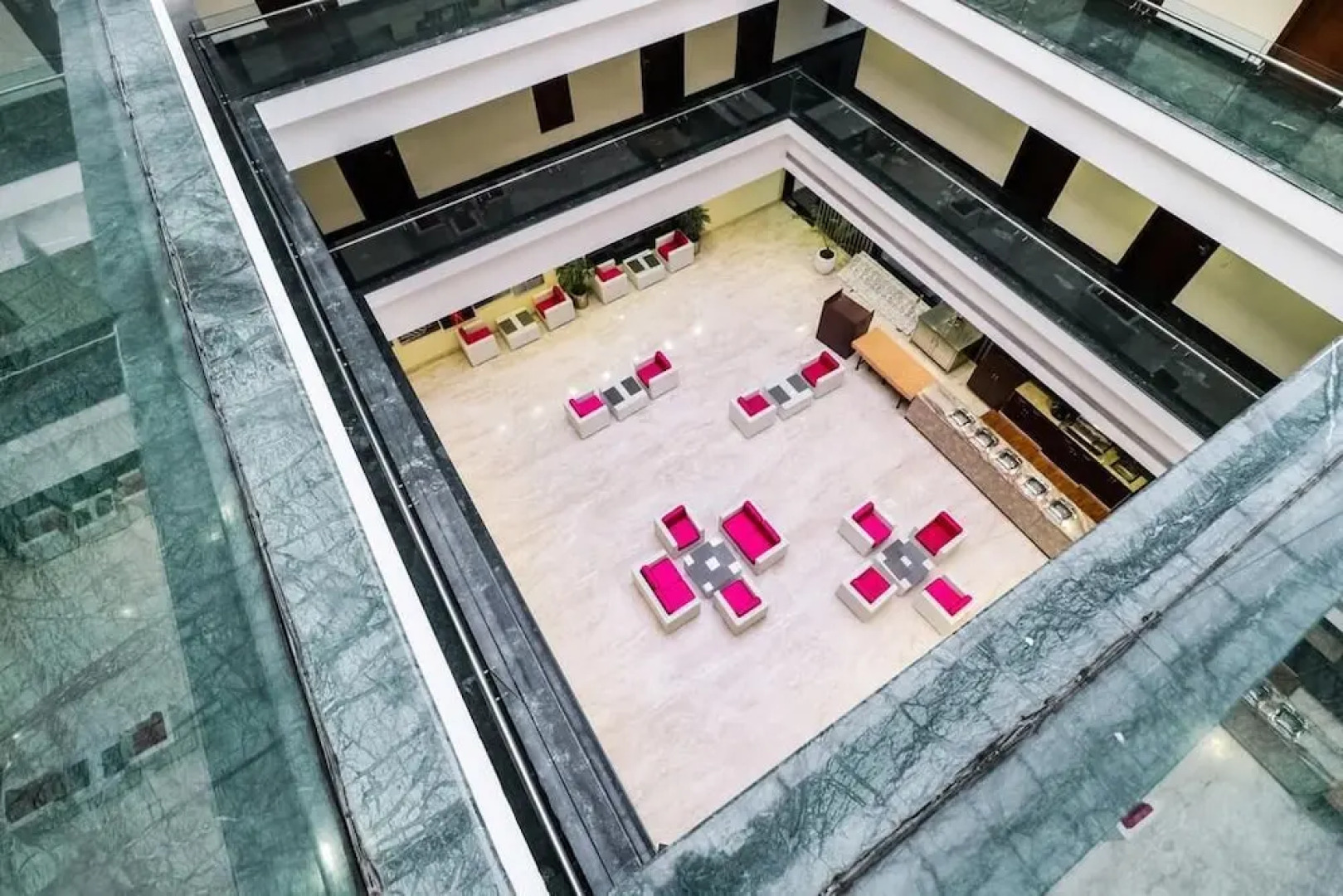 Cygnett Inn Silverleaf