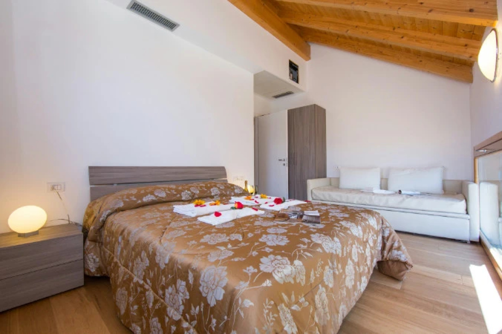 Paradiso del Lago M1