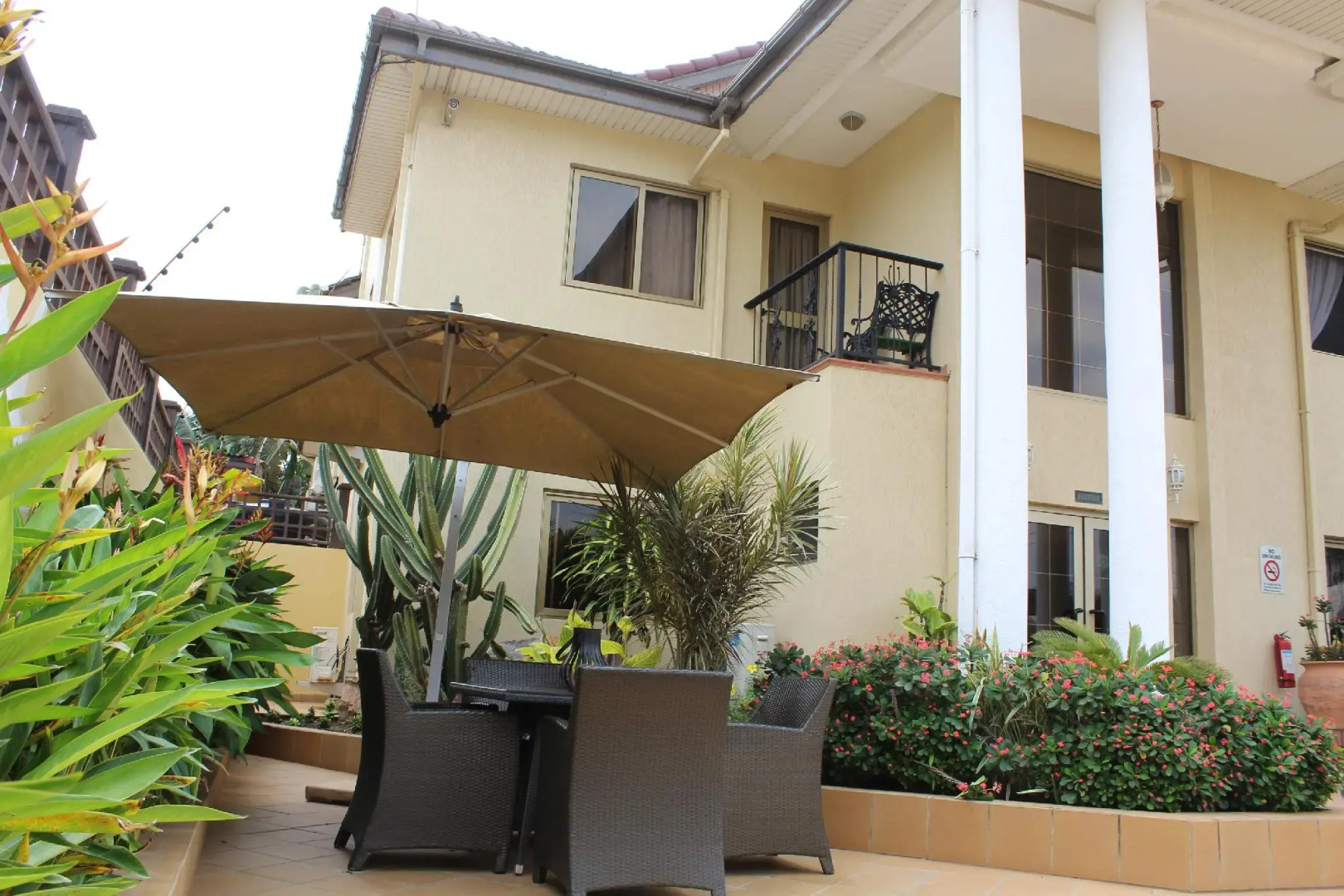 Oak Plaza Hotel - East Legon