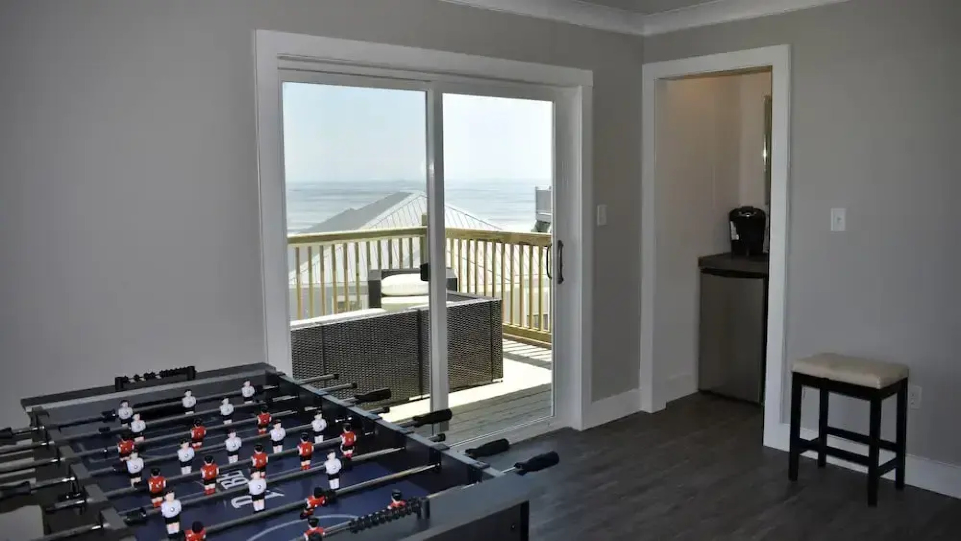 Sonny Daze - 105 Quebec Ct