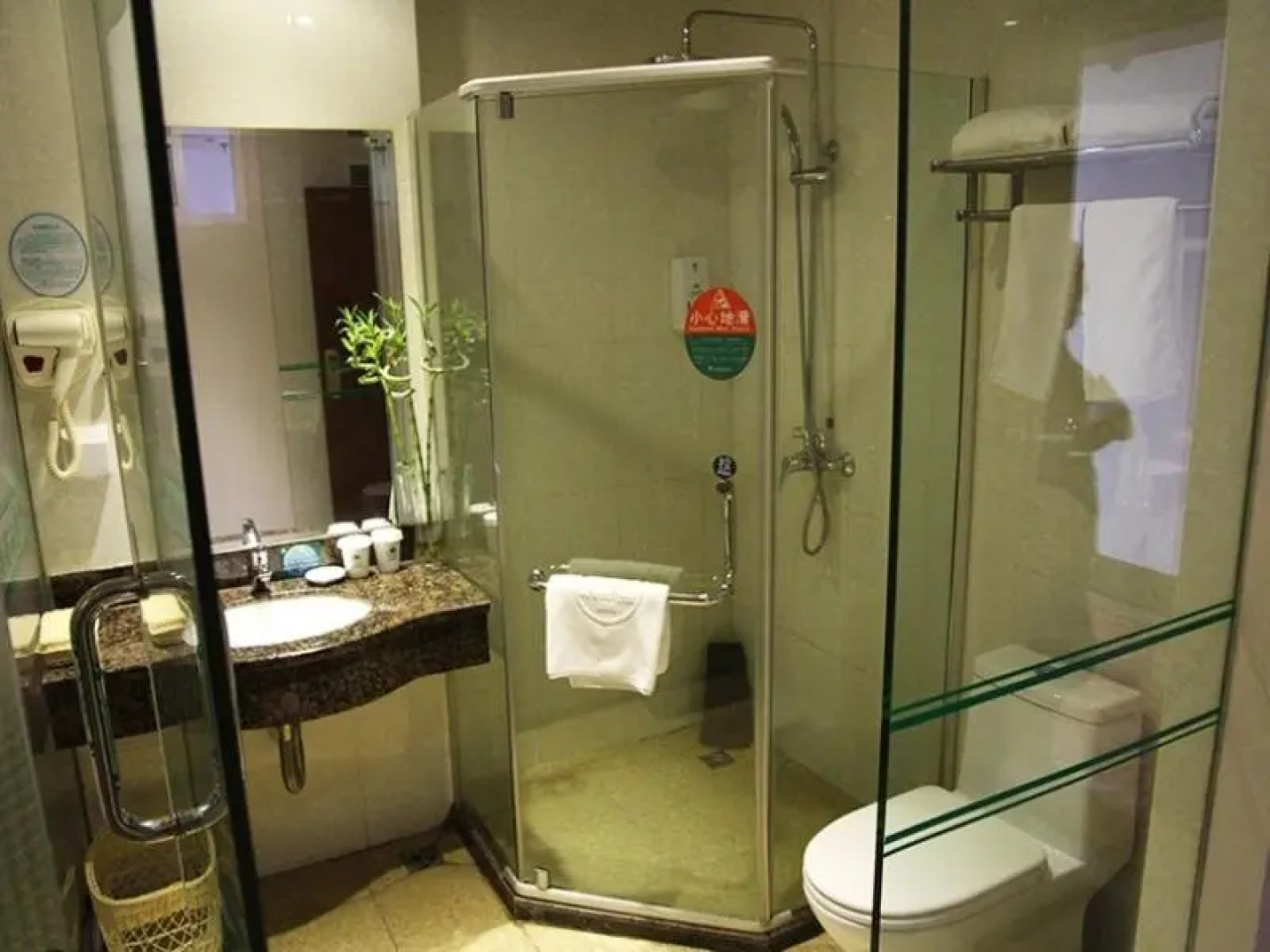 GreenTree Inn Lian Yun Gang Benniu Square Hotel