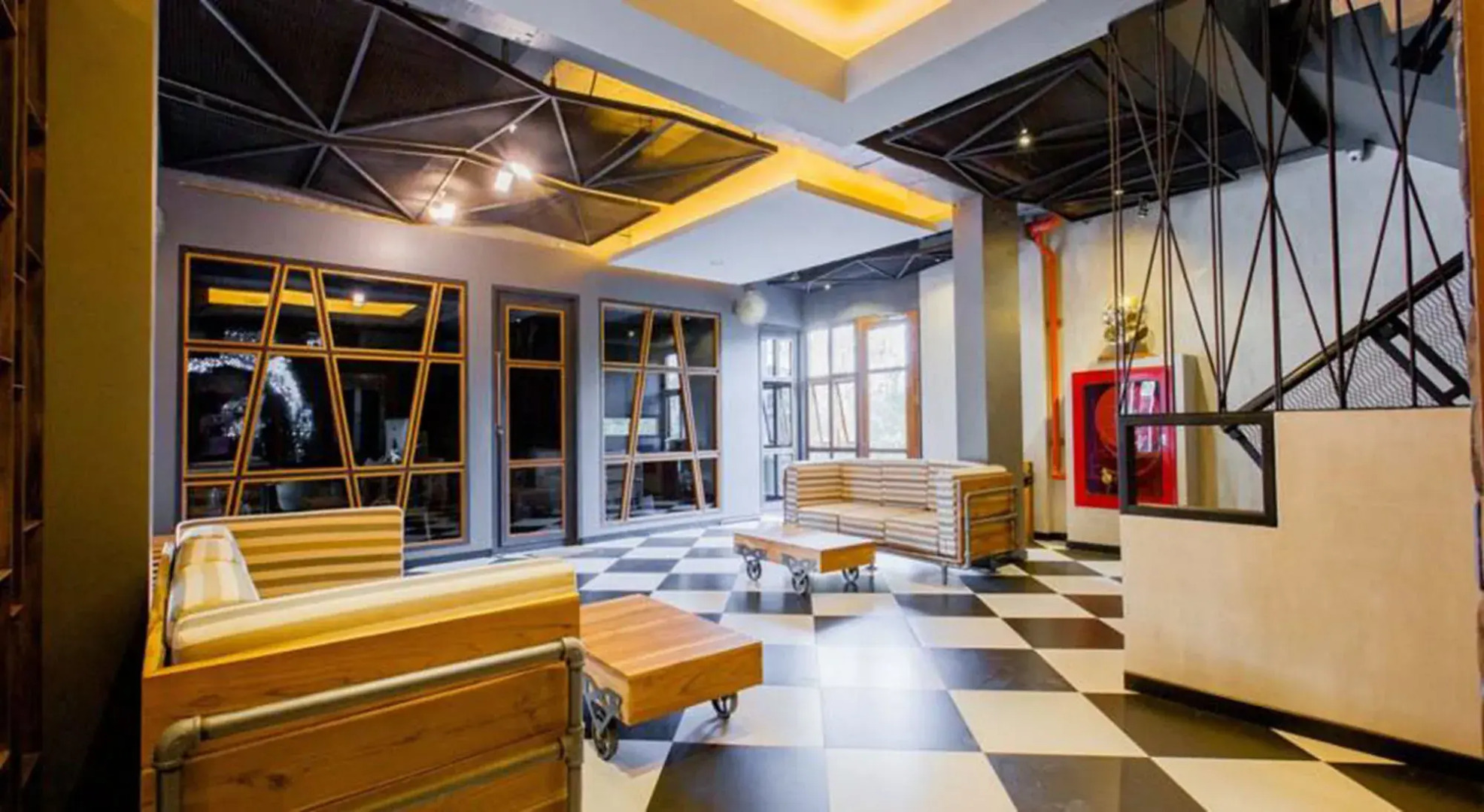 Loftmania Boutique Hotel