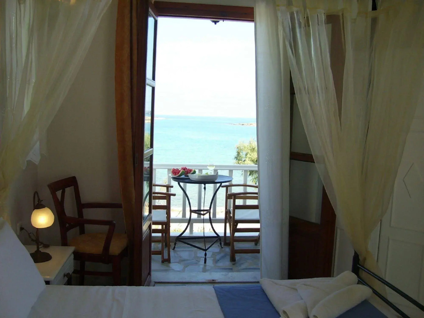 Roussos Beach Hotel