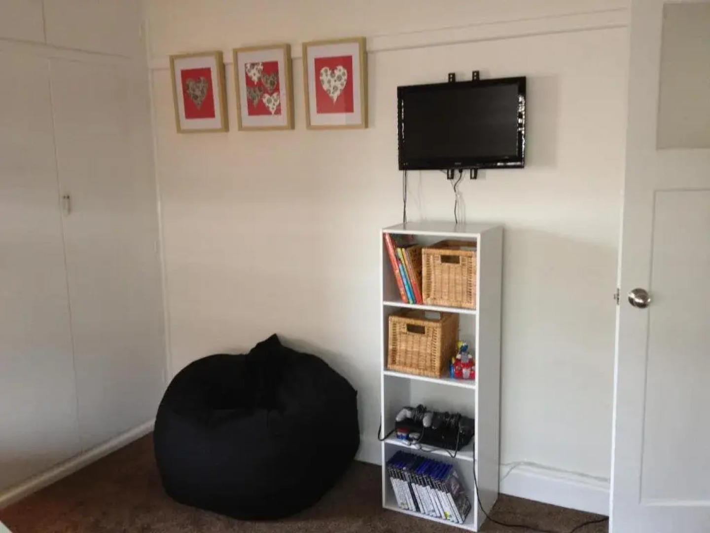 Ploughmans On Wallis, Horsham