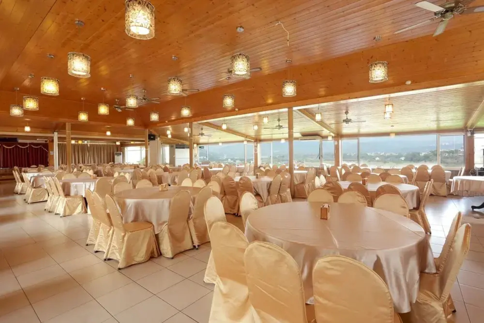 New Era Art Resort and Spa